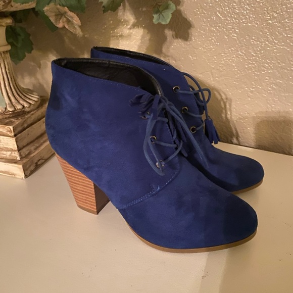 Blue heeled boots - Picture 4 of 8